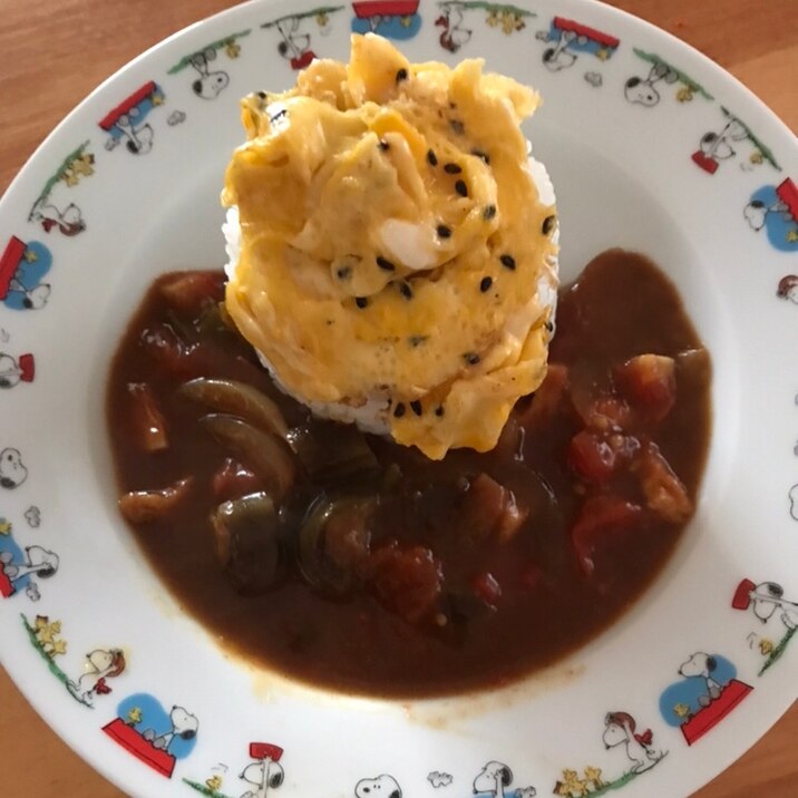 黒ゴマ卵焼きのせカレー